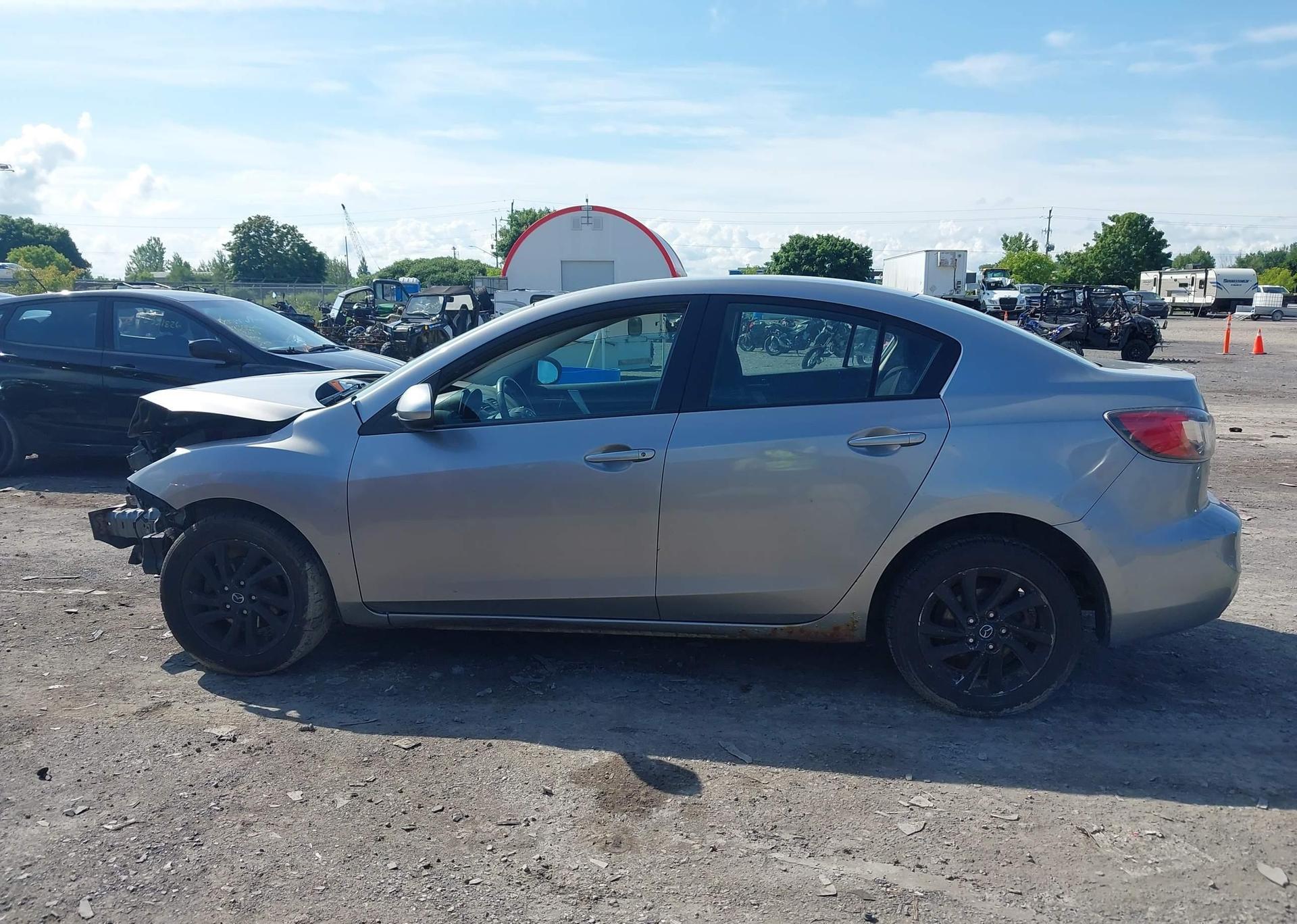 2013 MAZDA 3 I