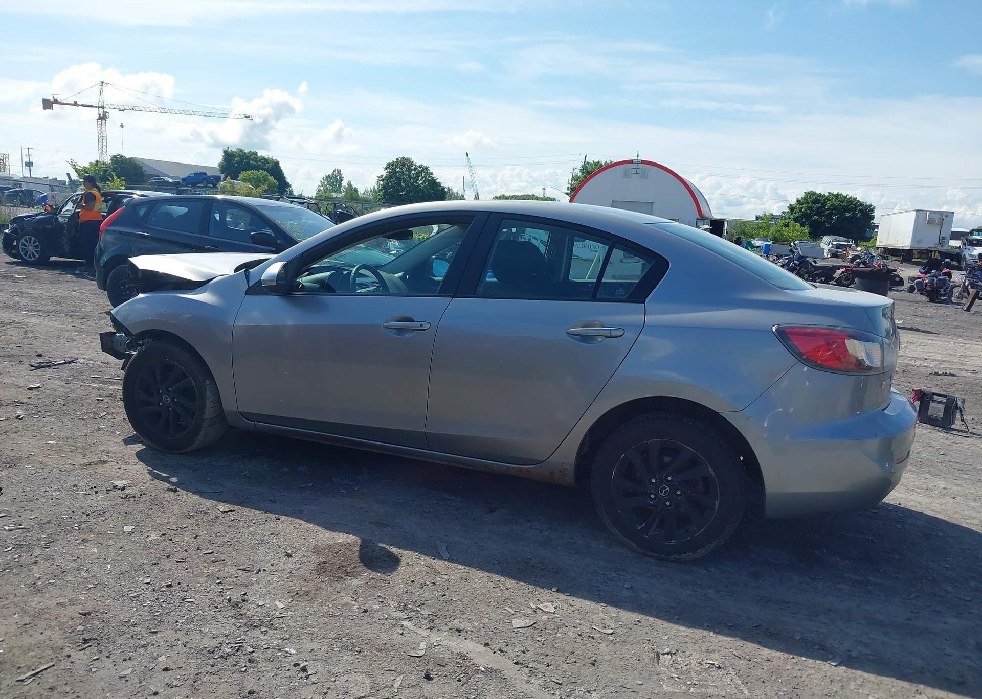 2013 MAZDA 3 I