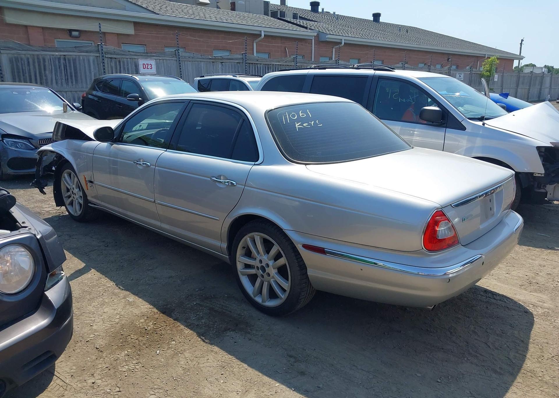 2005 JAGUAR XJR