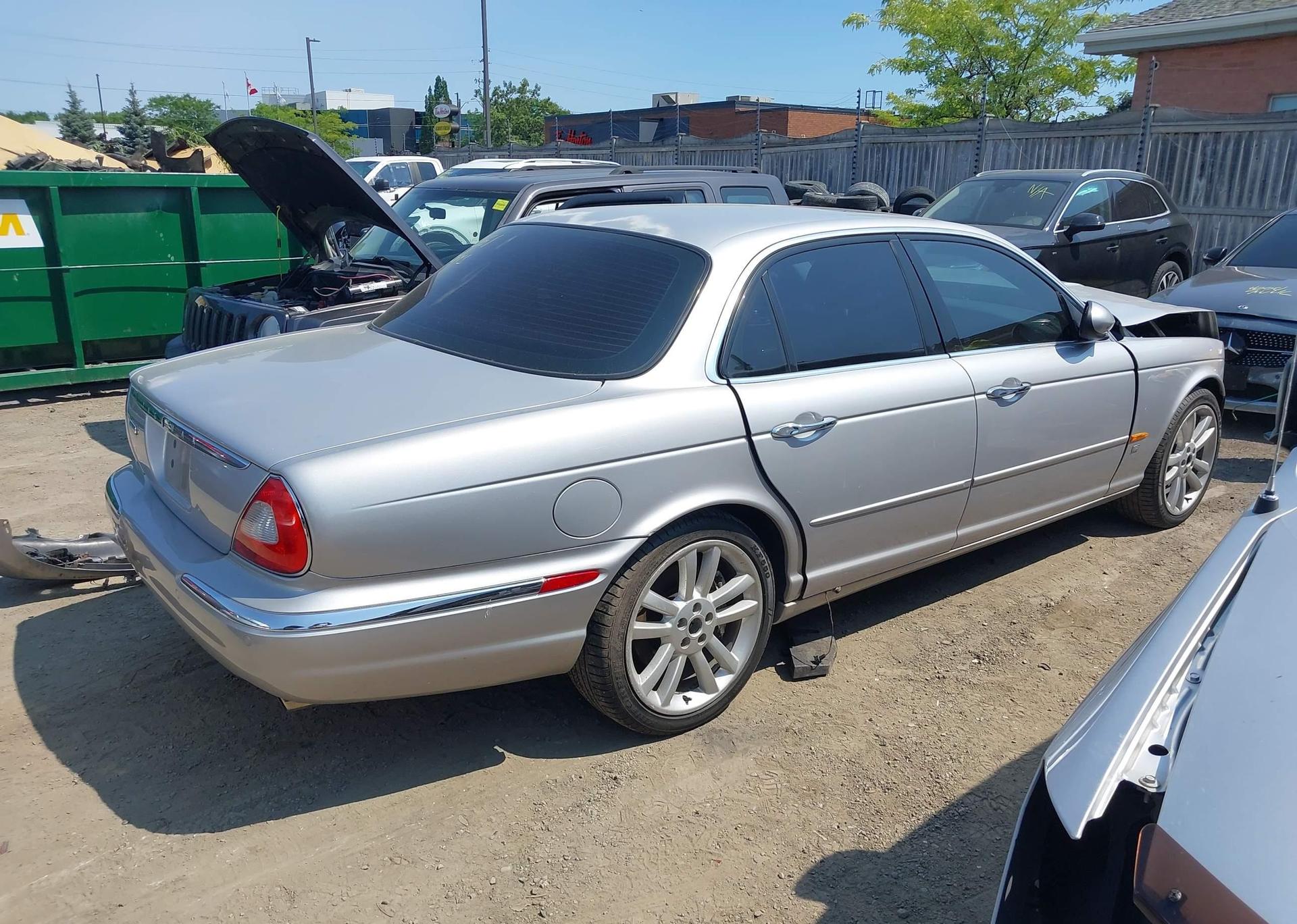 2005 JAGUAR XJR