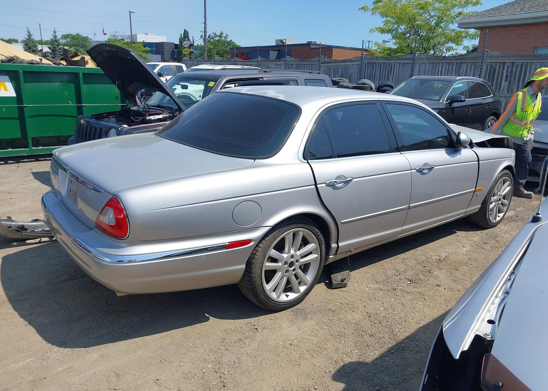 2005 JAGUAR XJR