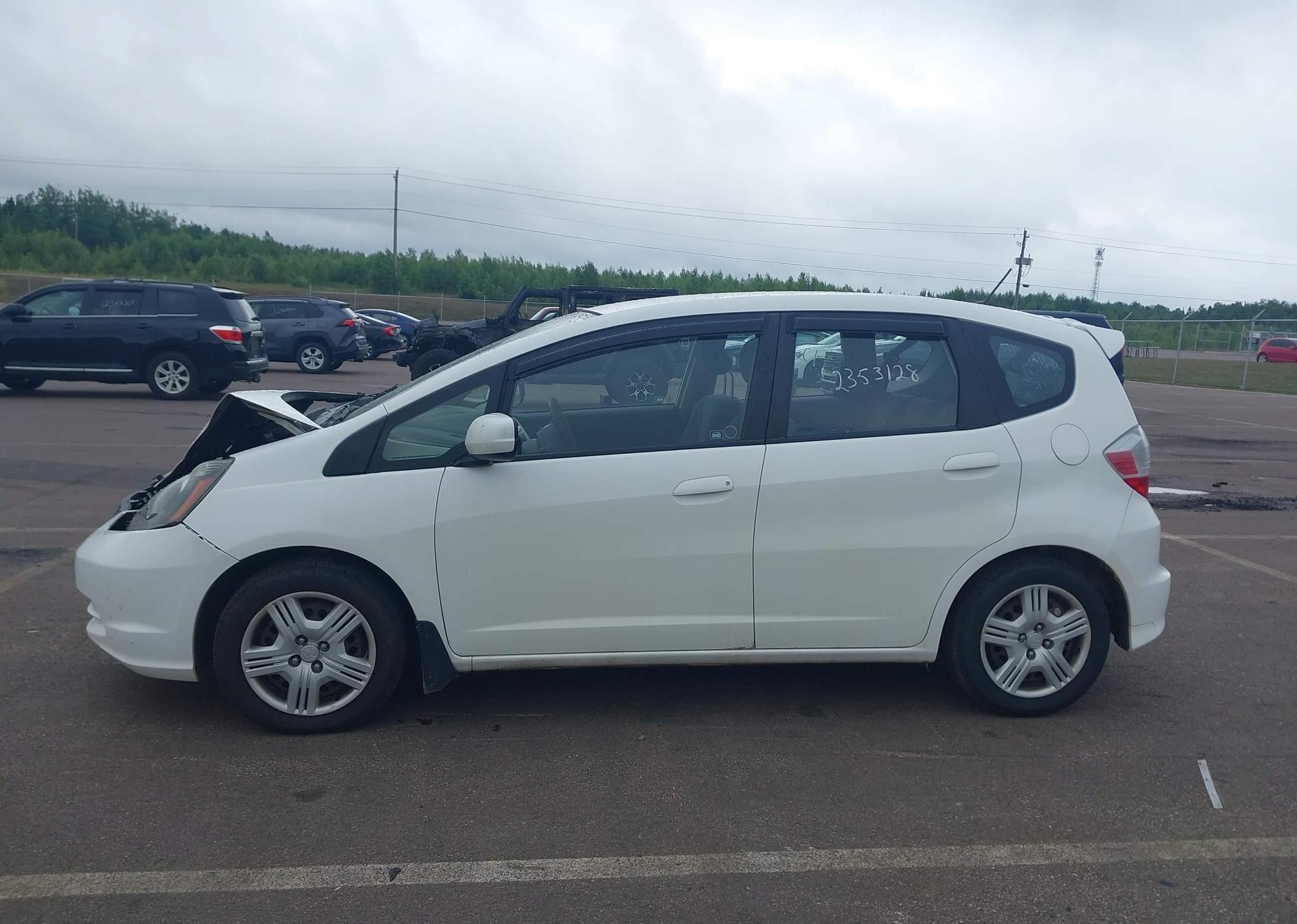 2013 HONDA FIT LX