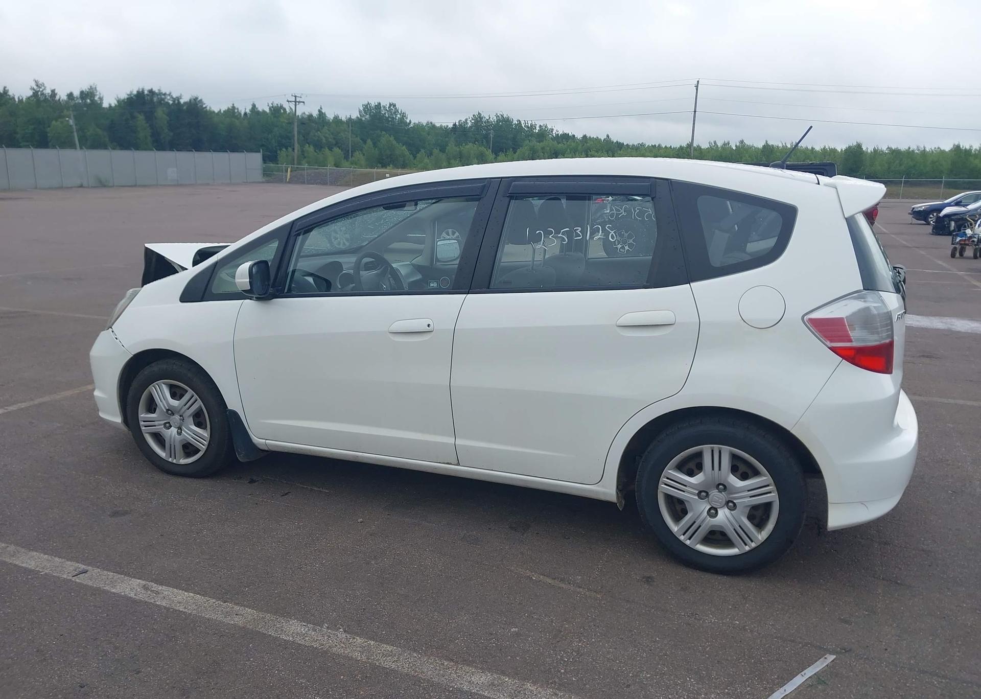 2013 HONDA FIT LX