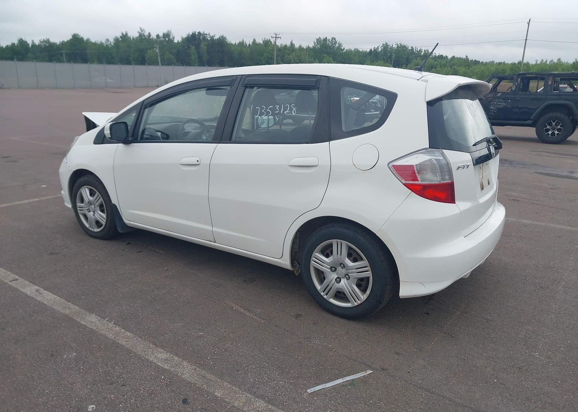 2013 HONDA FIT LX