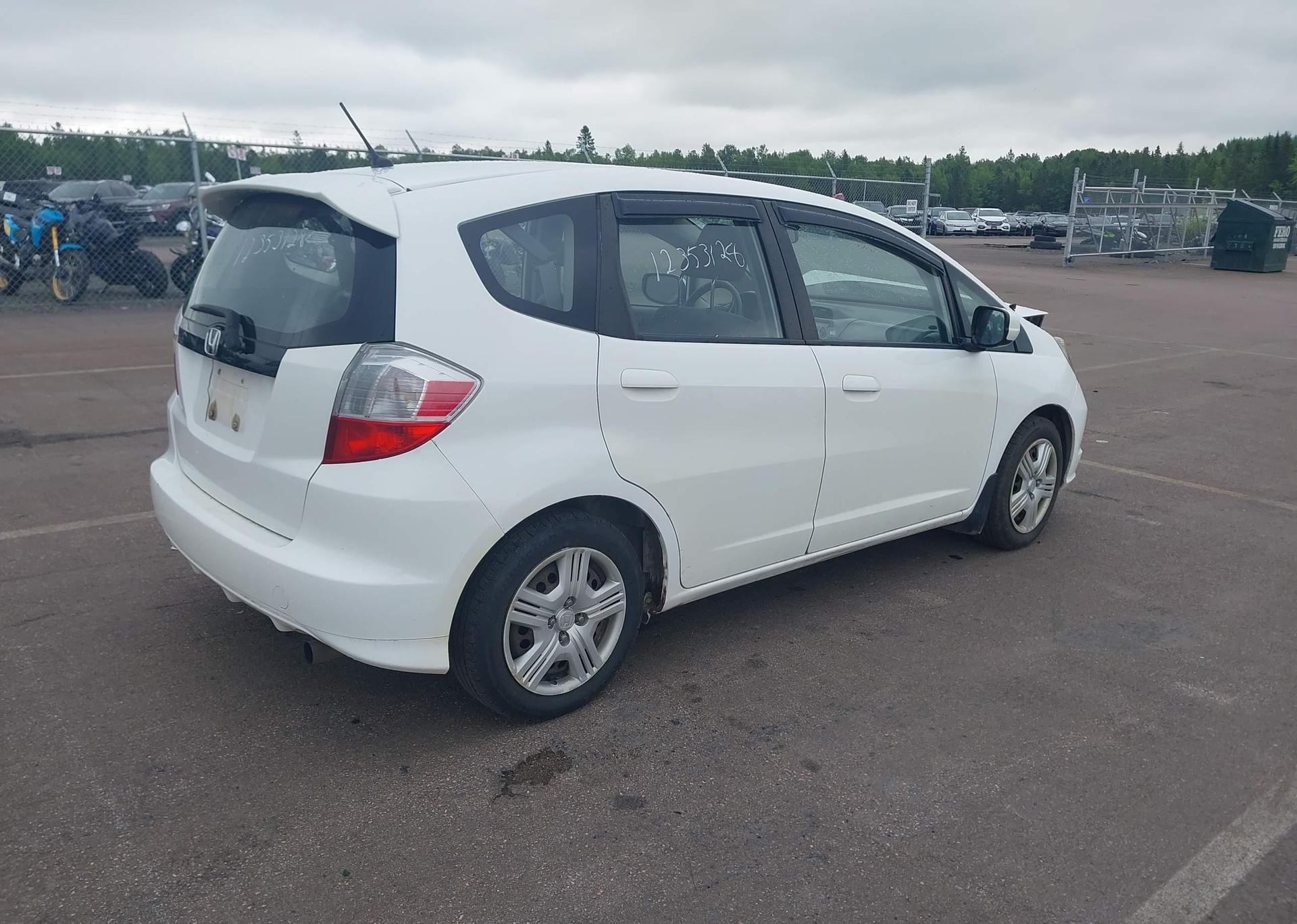 2013 HONDA FIT LX