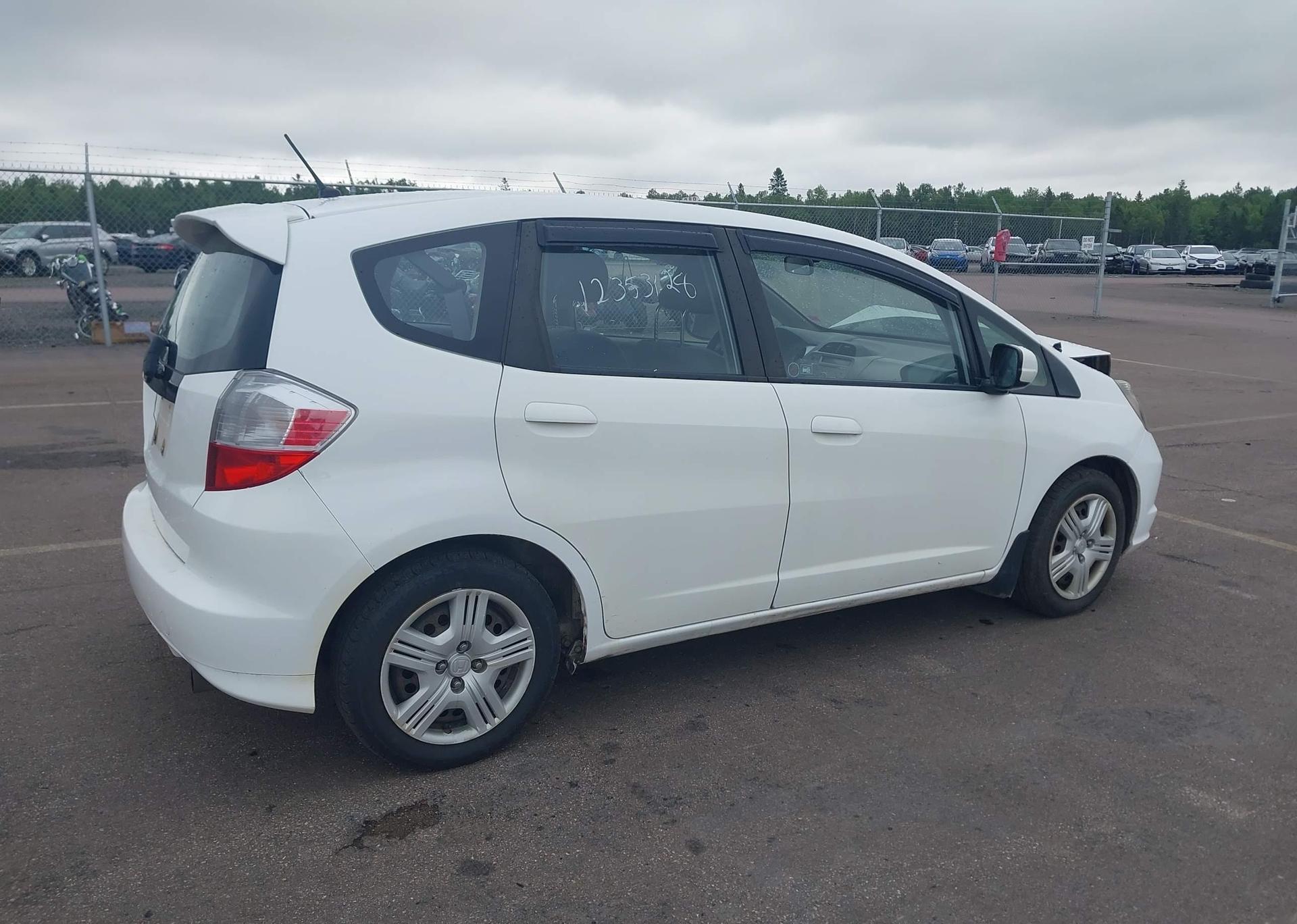 2013 HONDA FIT LX