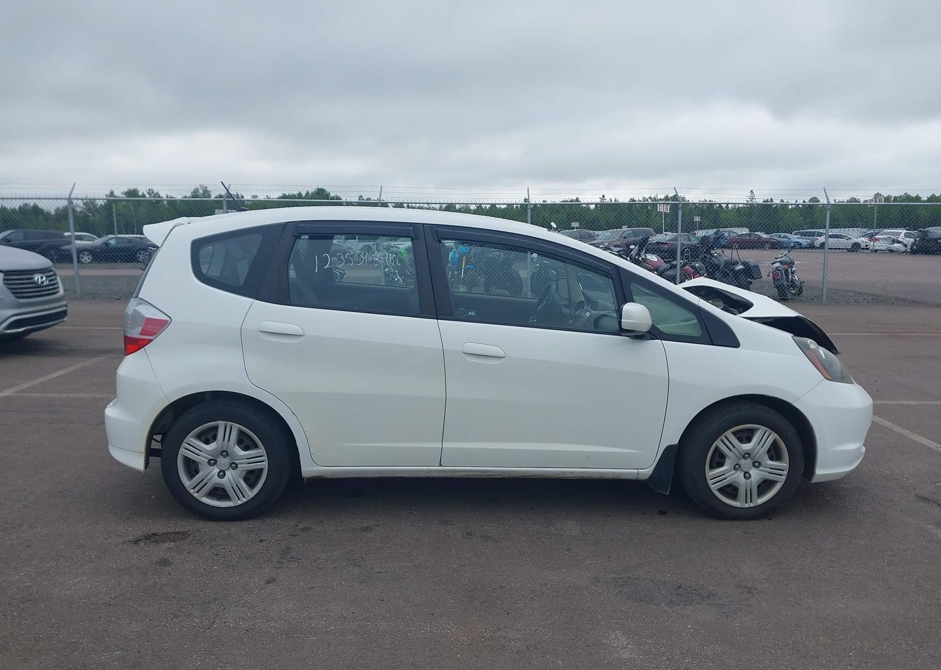 2013 HONDA FIT LX
