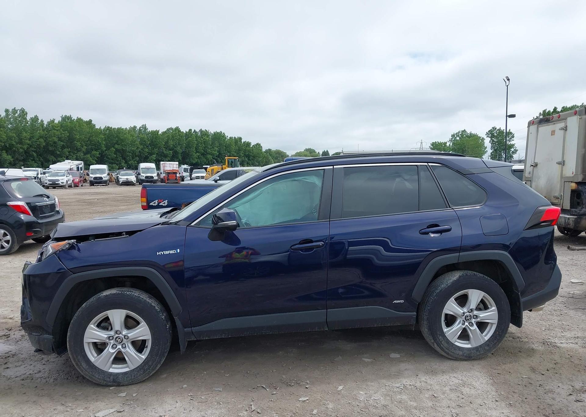 2021 TOYOTA RAV4 HYBRID XLE