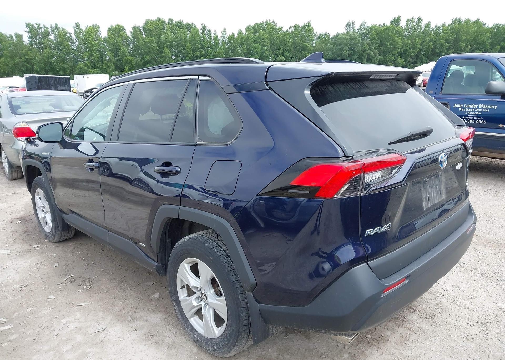 2021 TOYOTA RAV4 HYBRID XLE