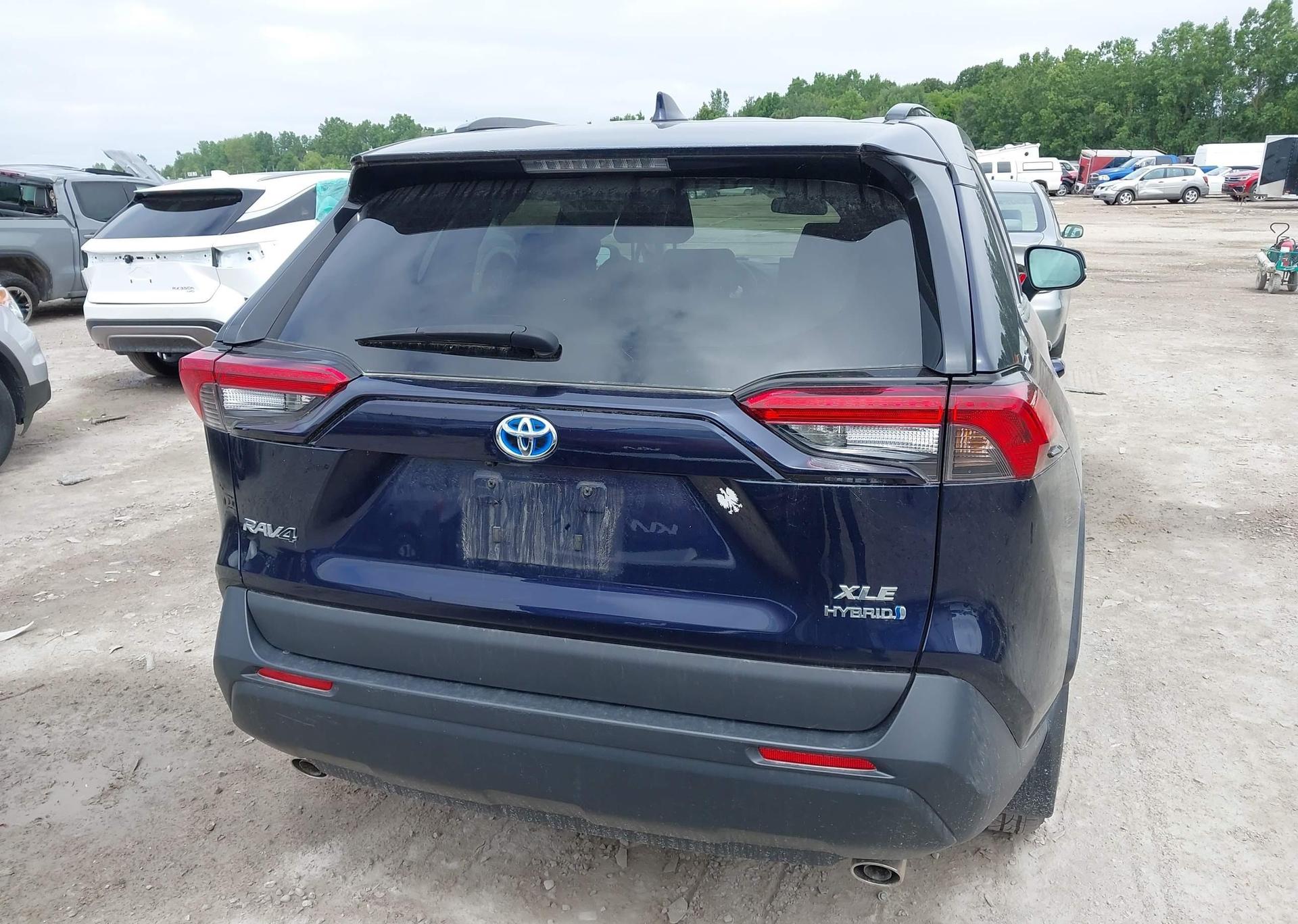 2021 TOYOTA RAV4 HYBRID XLE