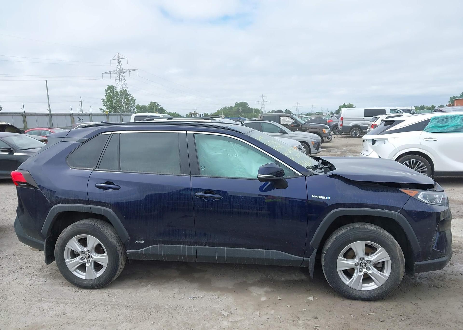 2021 TOYOTA RAV4 HYBRID XLE