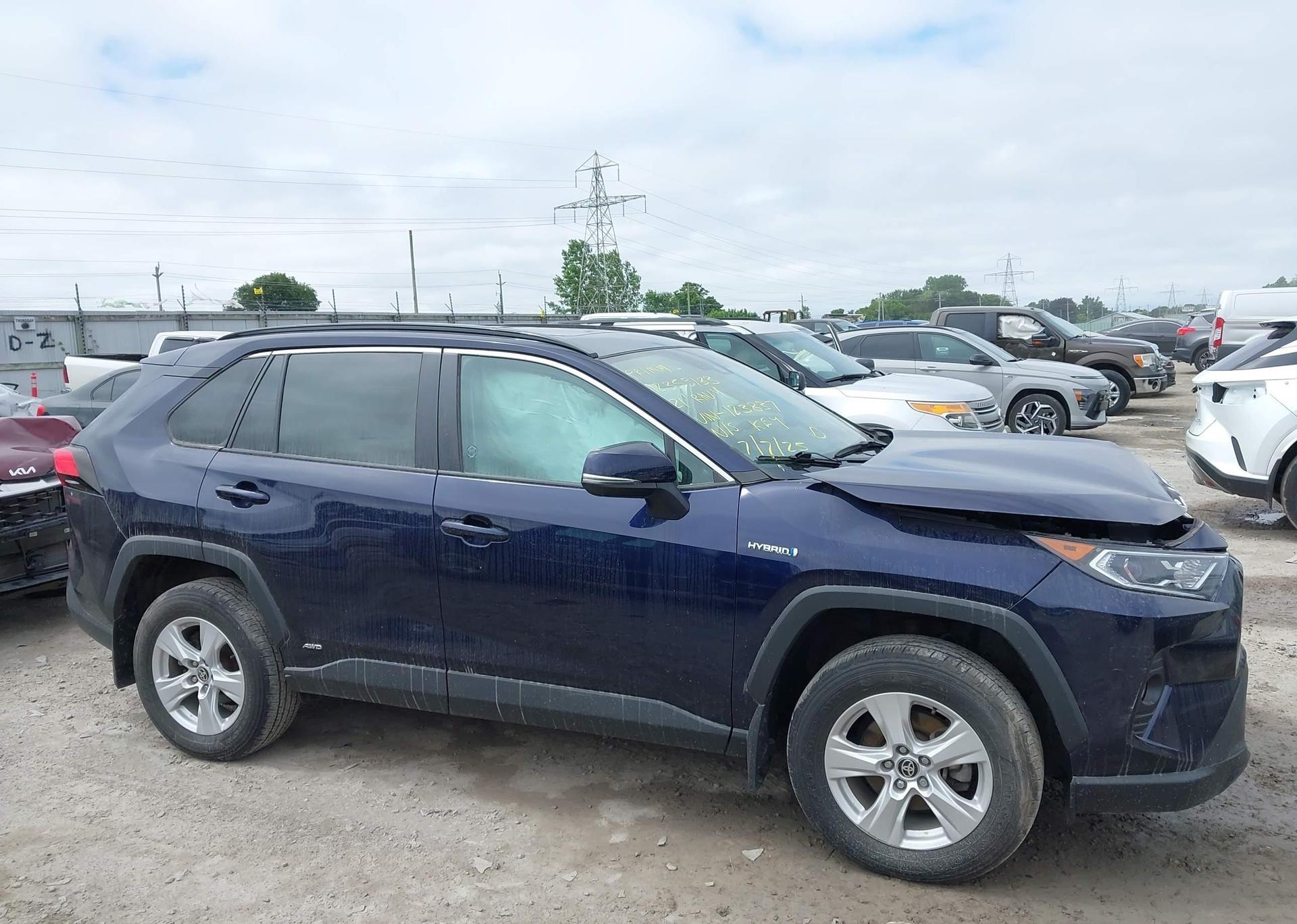 2021 TOYOTA RAV4 HYBRID XLE