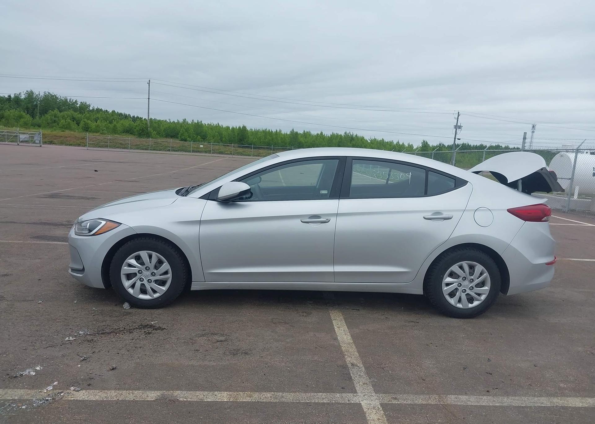 2017 HYUNDAI ELANTRA LE