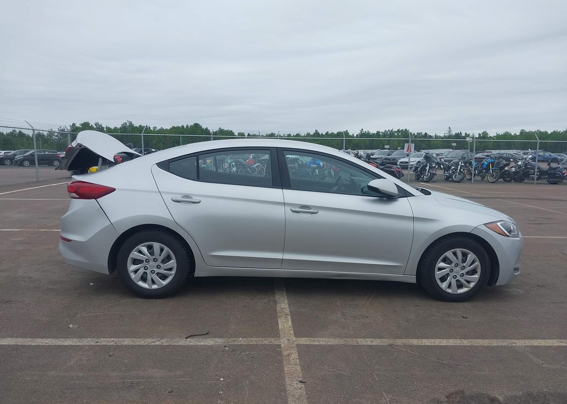 2017 HYUNDAI ELANTRA LE
