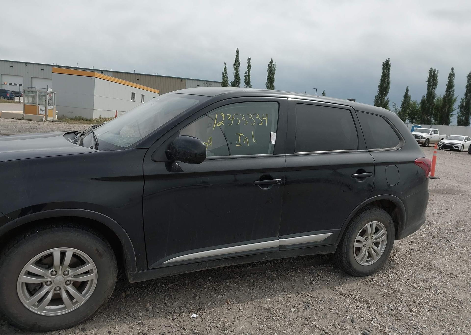 2020 MITSUBISHI OUTLANDER ES