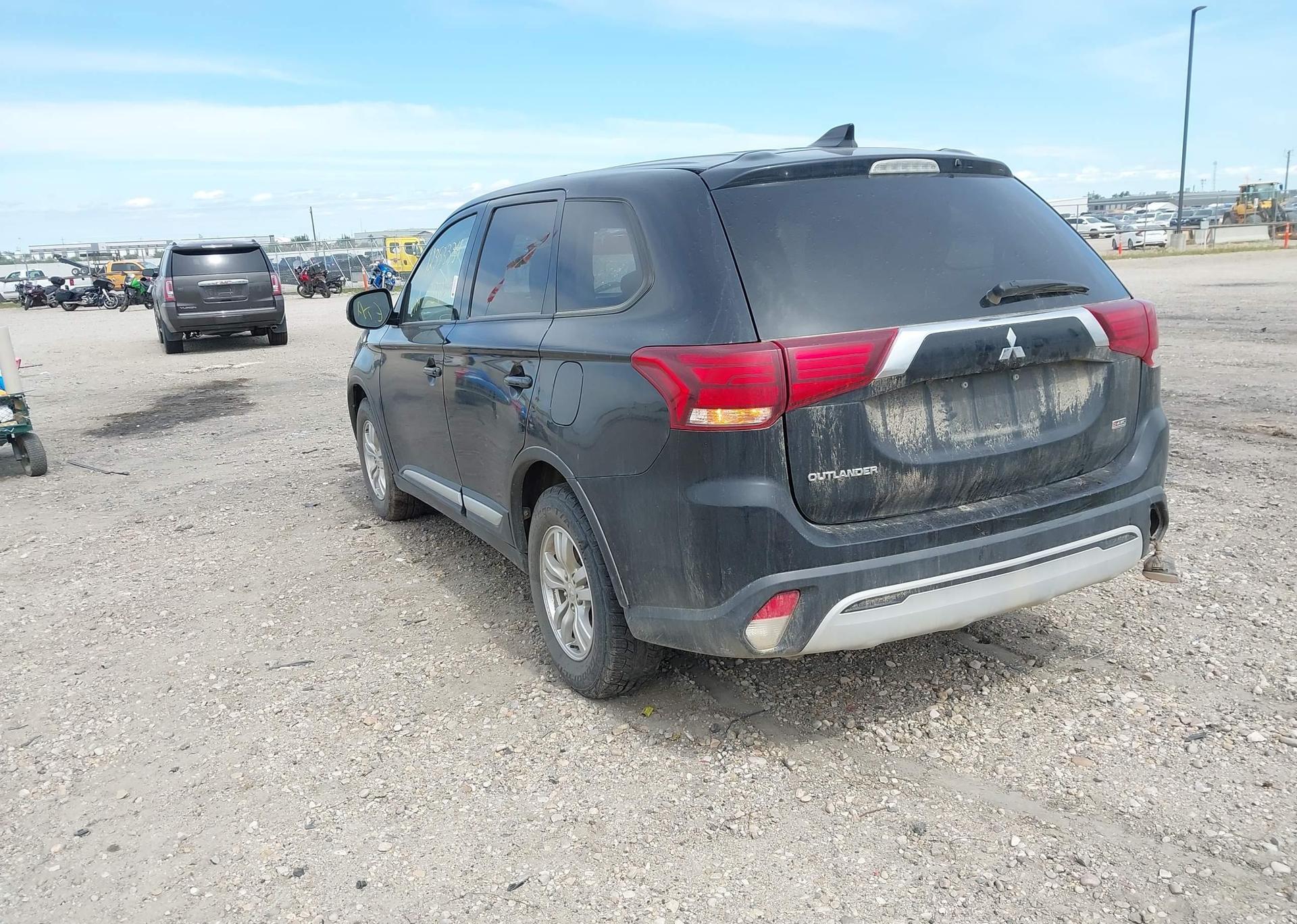 2020 MITSUBISHI OUTLANDER ES