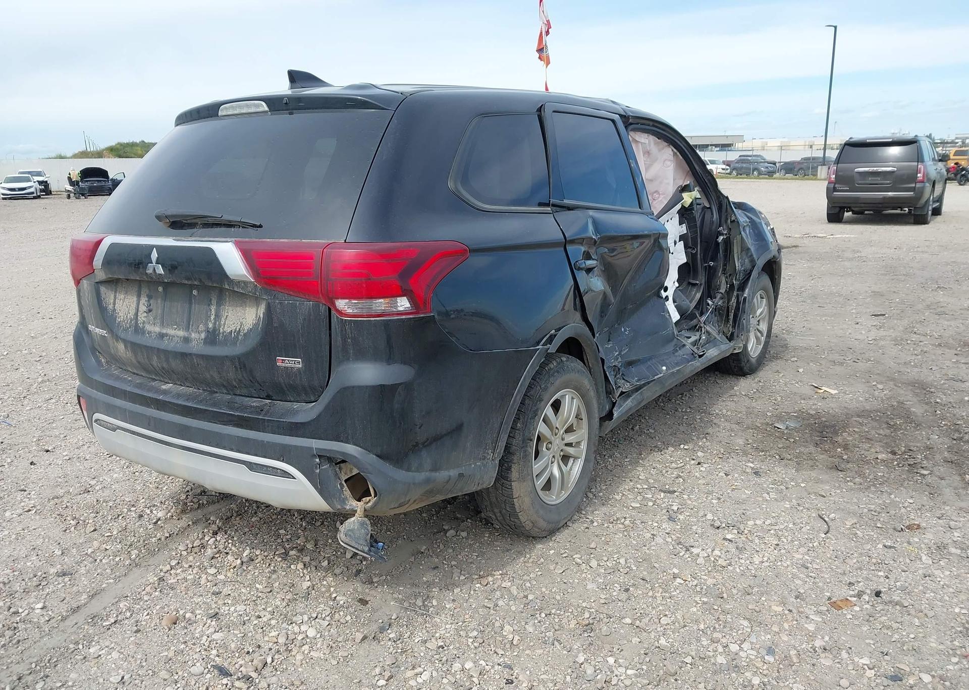 2020 MITSUBISHI OUTLANDER ES