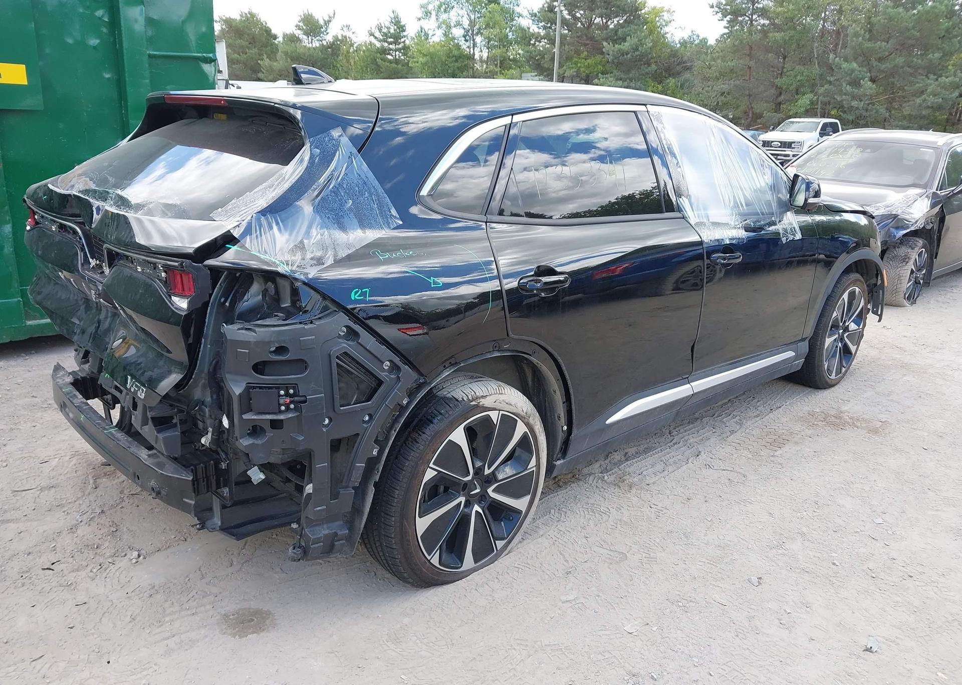 2024 VINFAST VF 8 PLUS