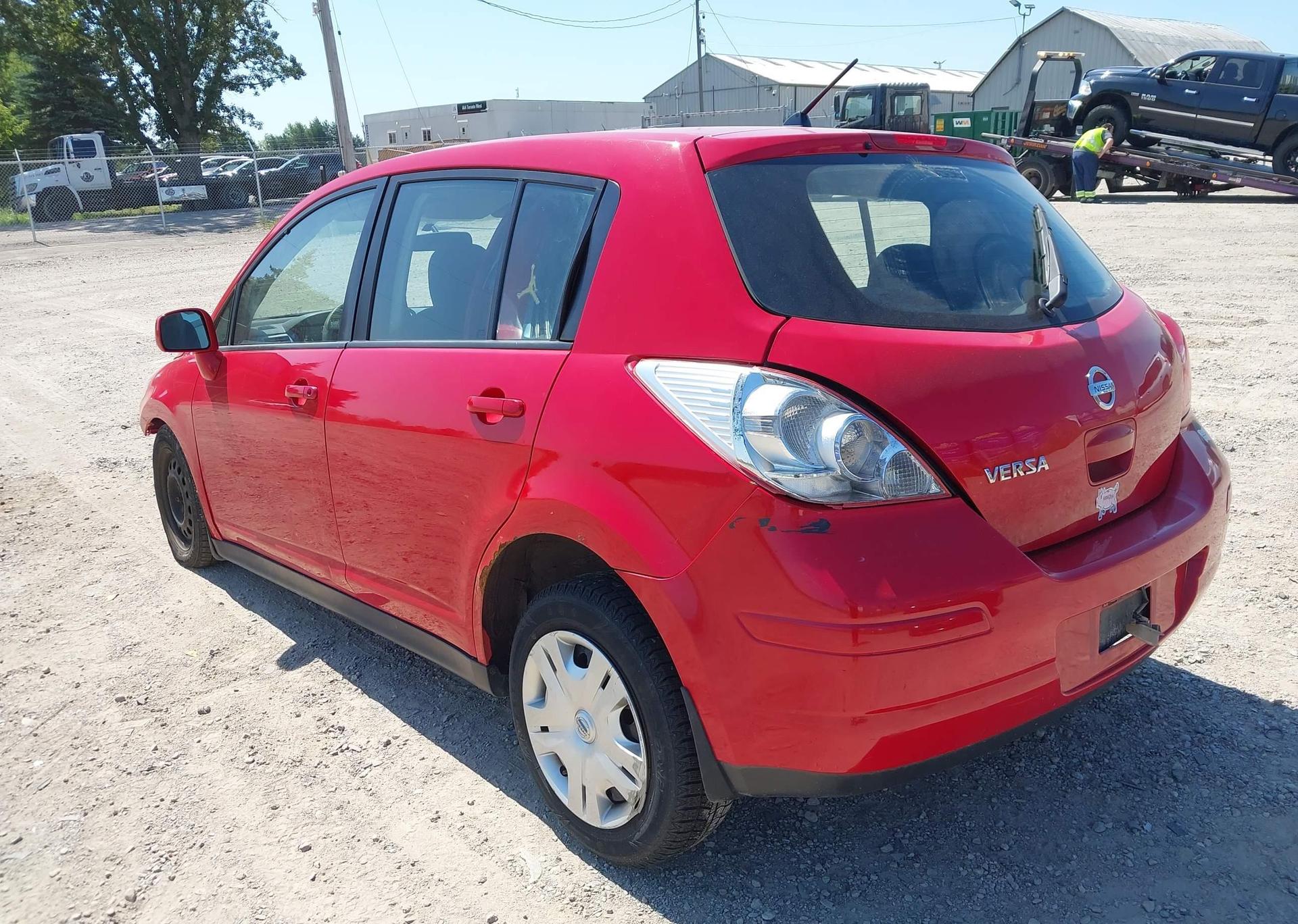 2010 NISSAN VERSA