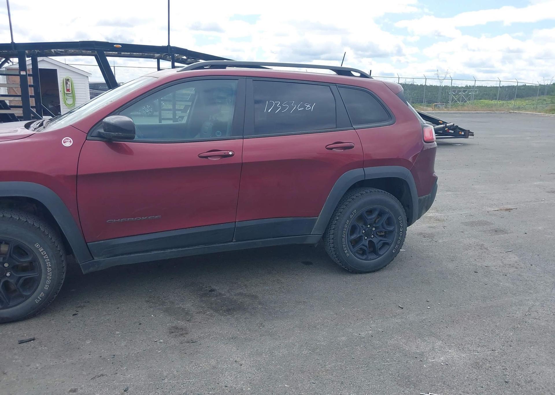 2022 JEEP CHEROKEE TRAILHAWK