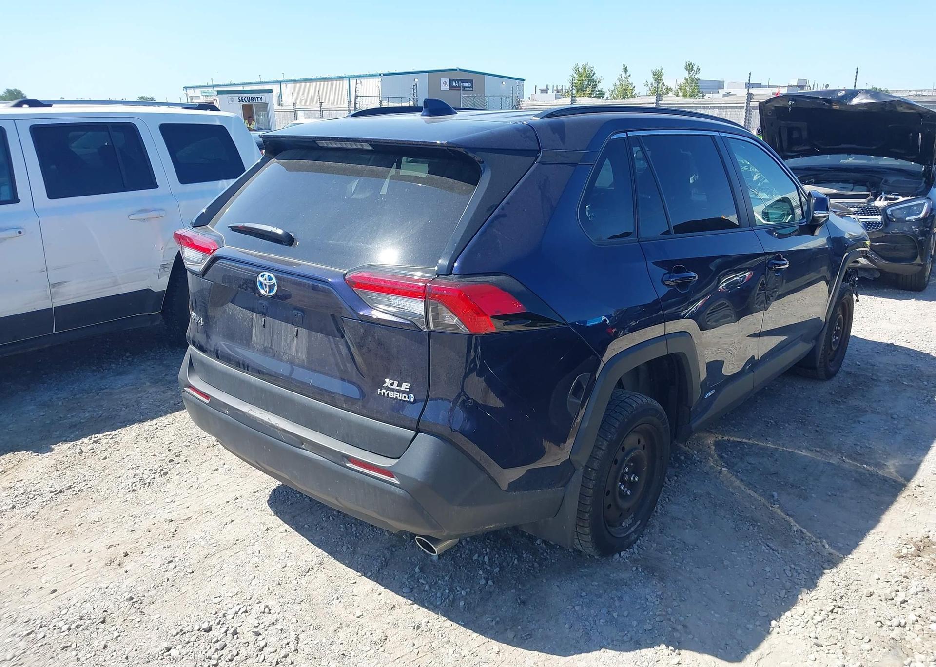 2024 TOYOTA RAV4 HYBRID XLE