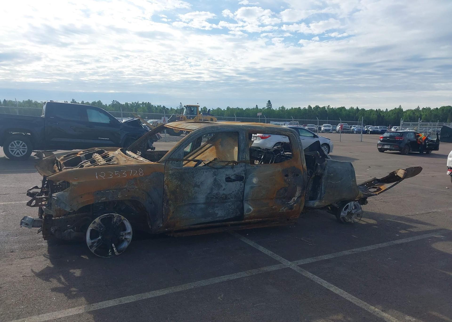 2016 TOYOTA TACOMA DBL CAB