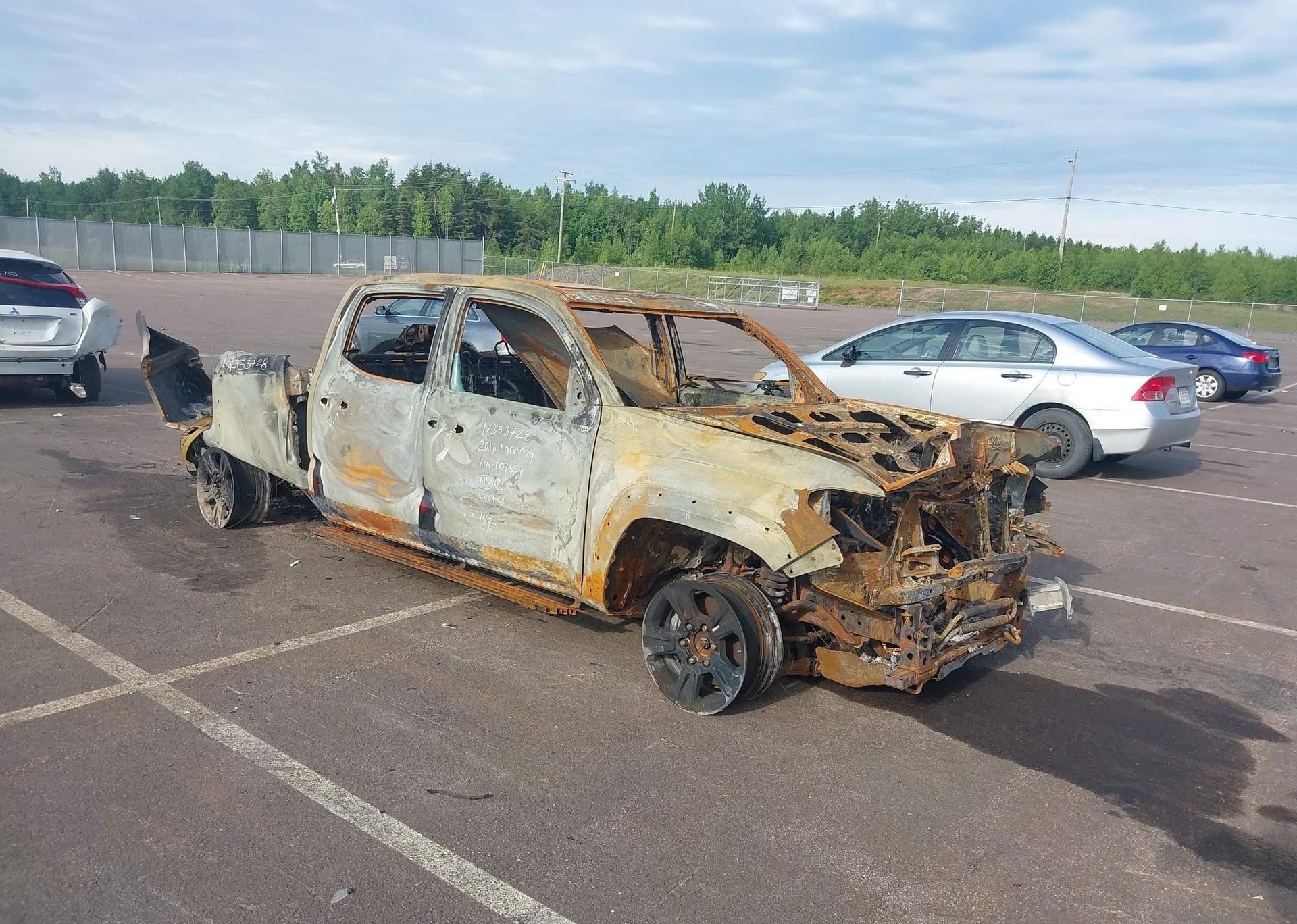 2016 TOYOTA TACOMA DBL CAB
