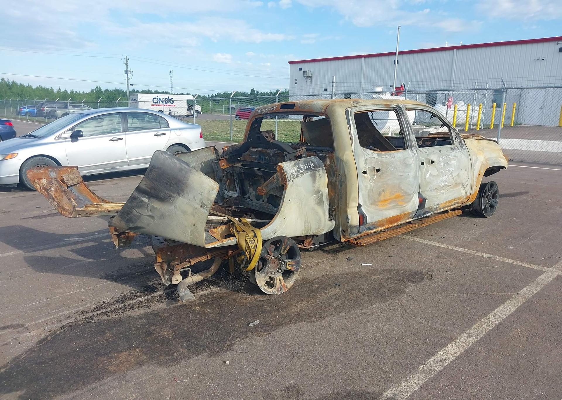 2016 TOYOTA TACOMA DBL CAB