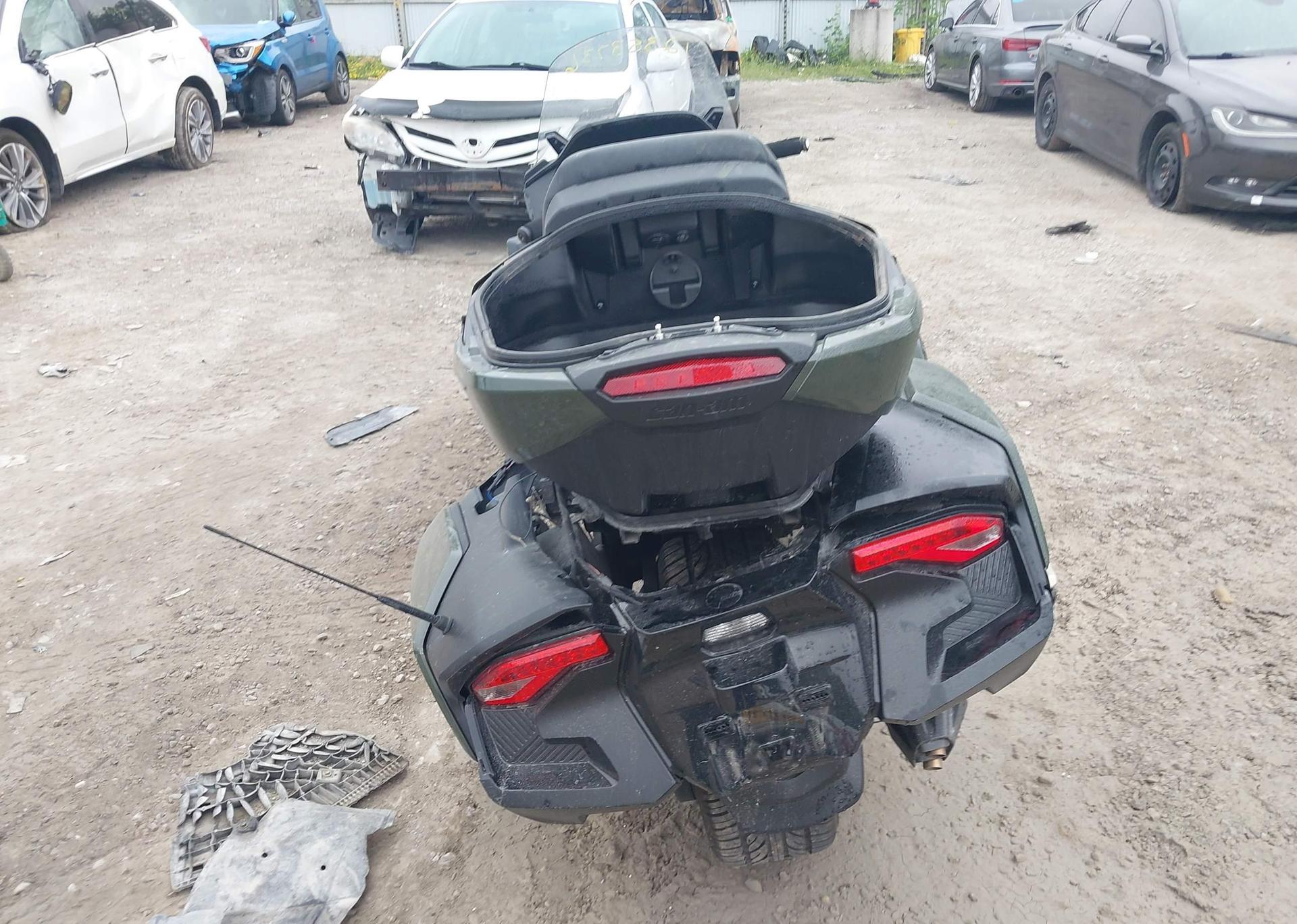 2023 CAN-AM SPYDER ROADSTER RT