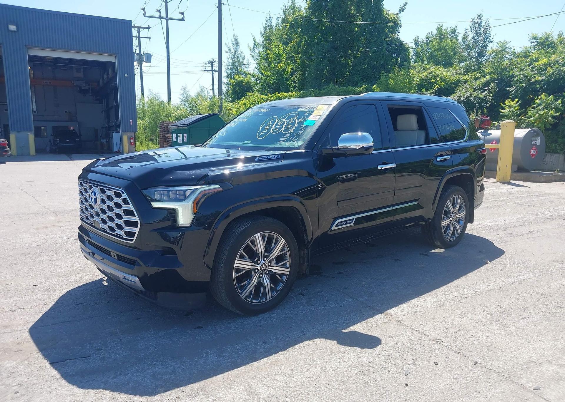 2023 TOYOTA SEQUOIA SR5