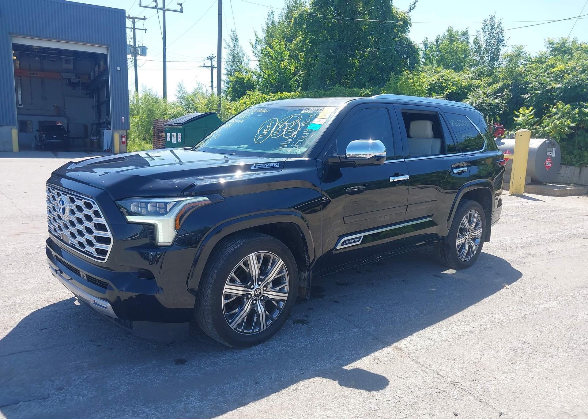 2023 TOYOTA SEQUOIA SR5