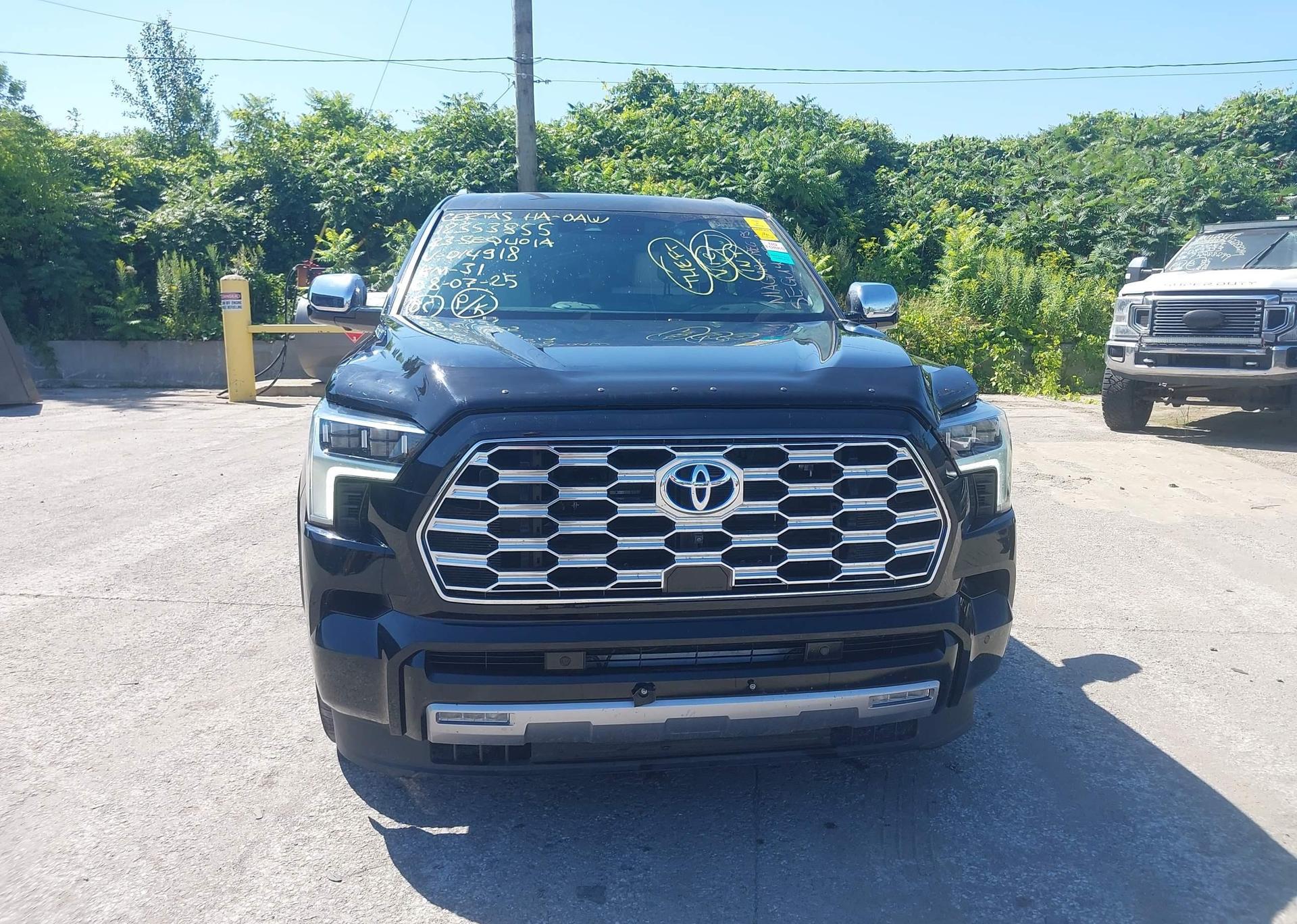 2023 TOYOTA SEQUOIA SR5