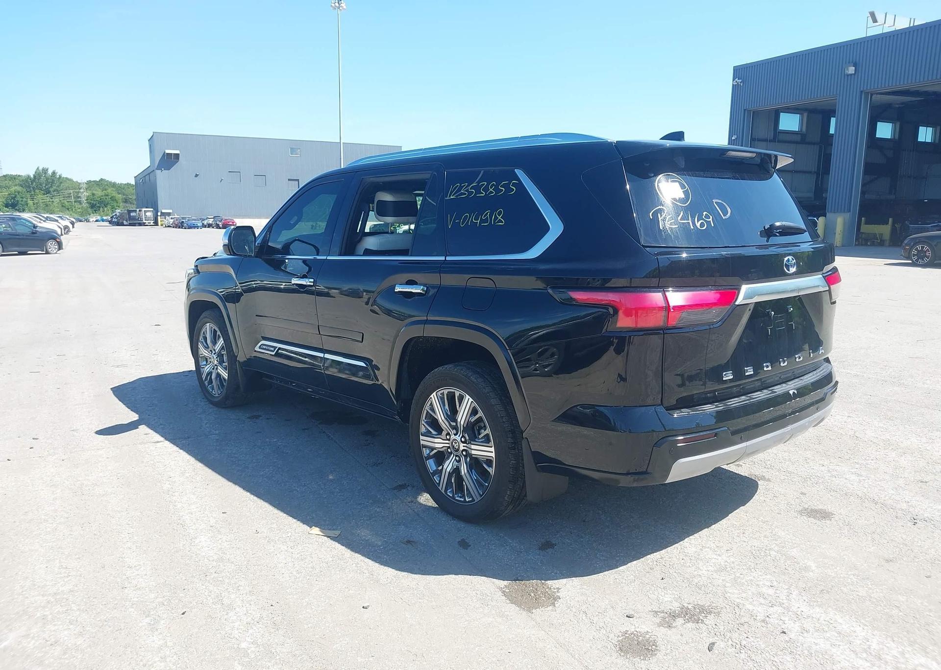 2023 TOYOTA SEQUOIA SR5