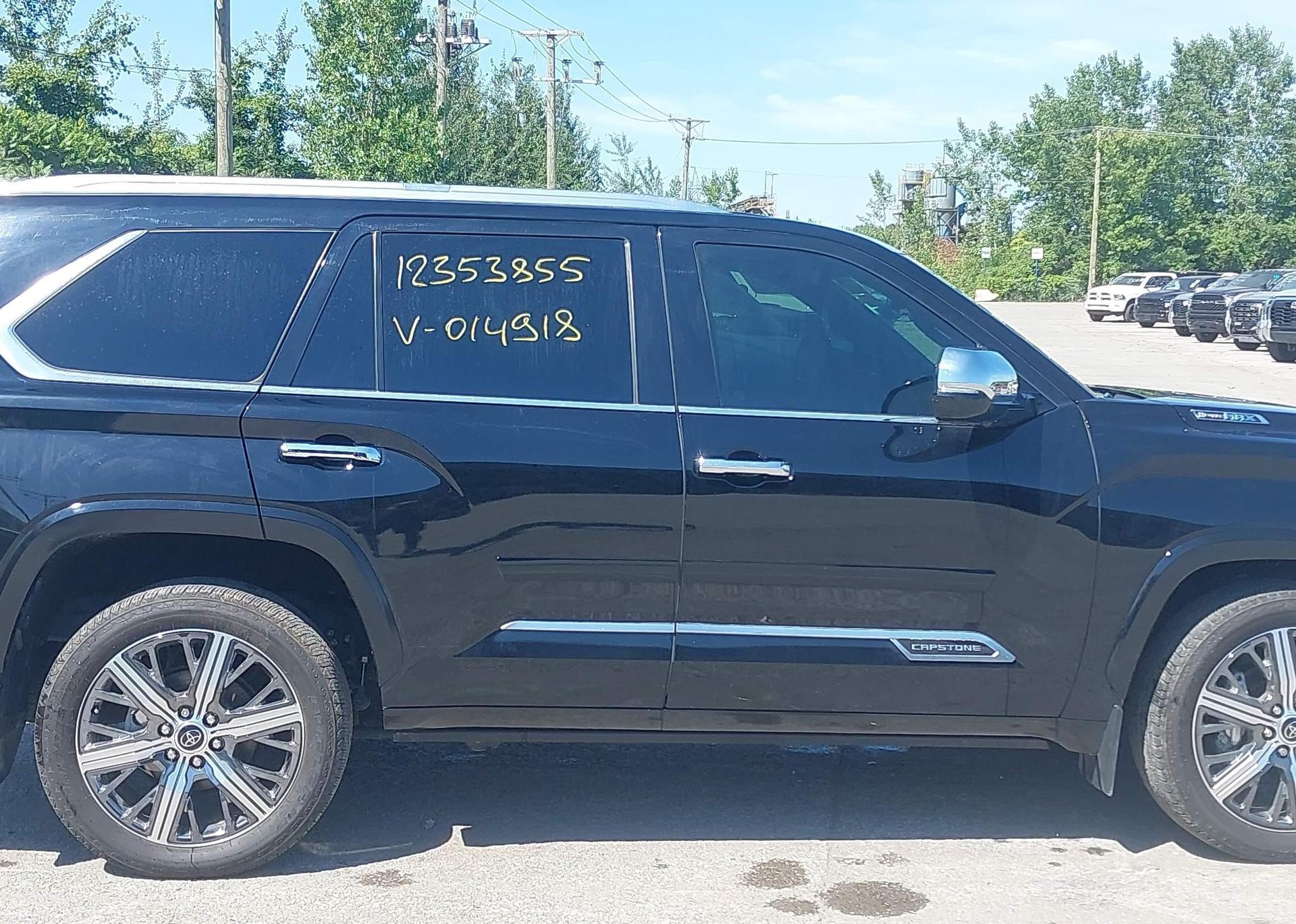 2023 TOYOTA SEQUOIA SR5