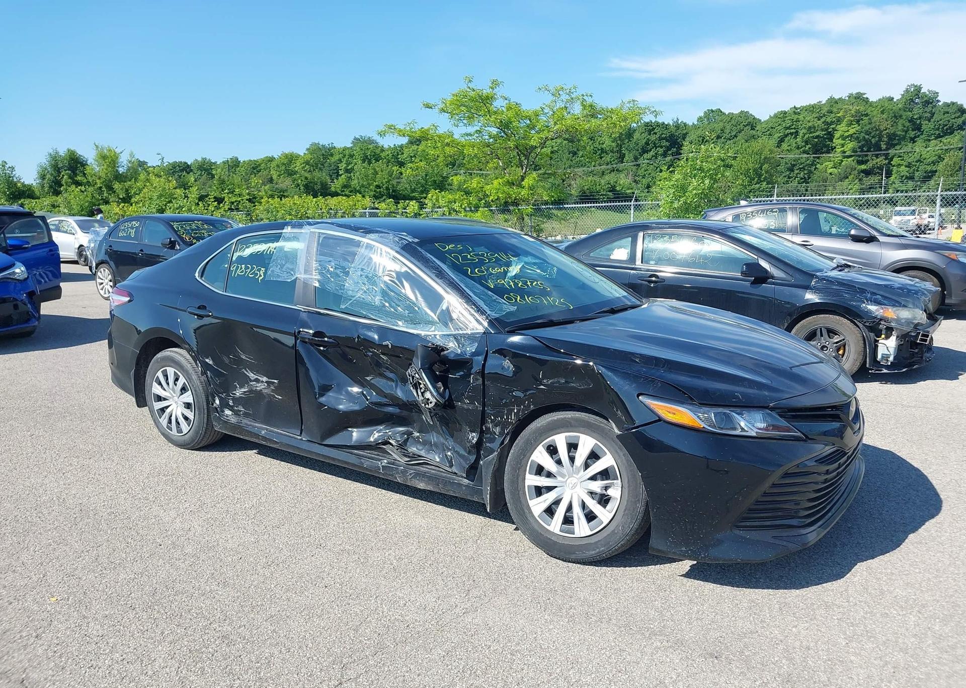 2020 TOYOTA CAMRY LE