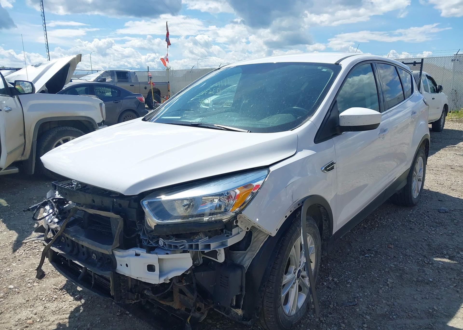2017 FORD ESCAPE SE