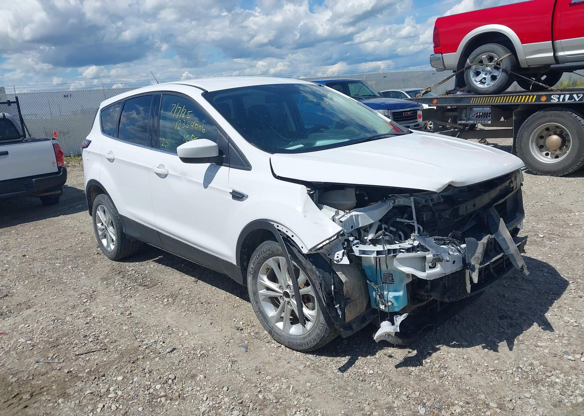 2017 FORD ESCAPE SE