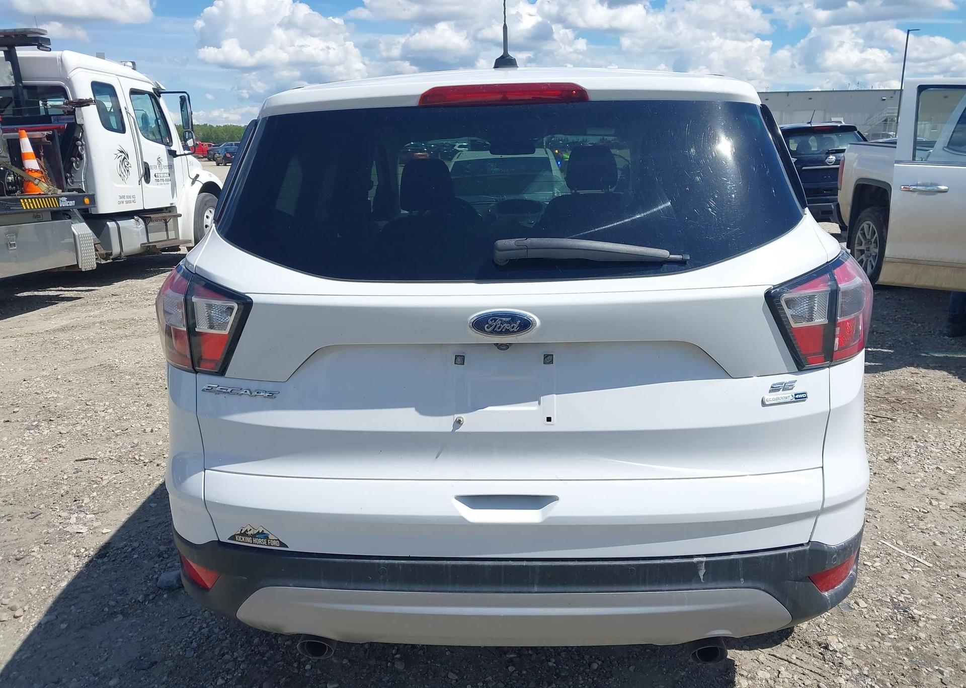 2017 FORD ESCAPE SE