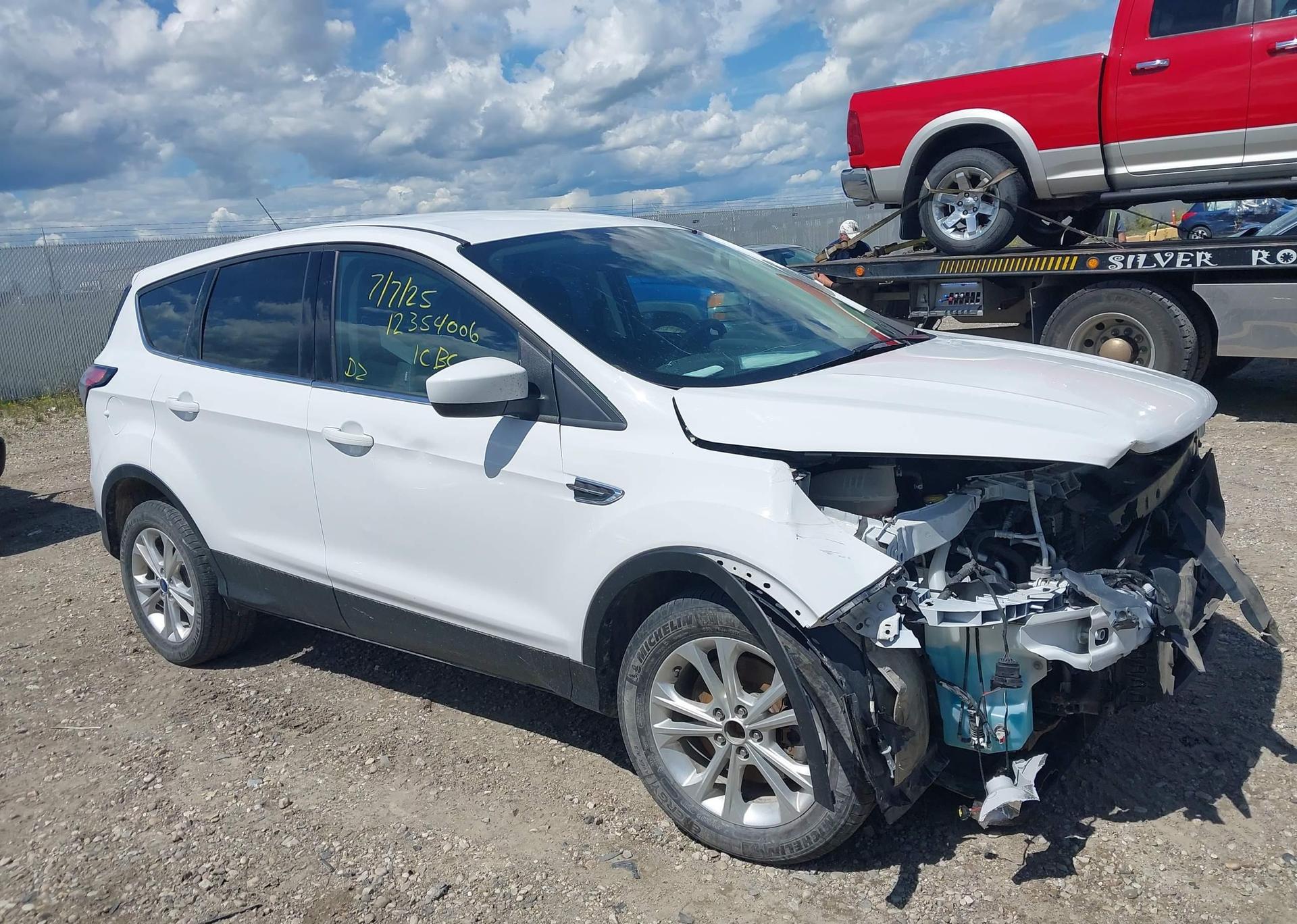 2017 FORD ESCAPE SE