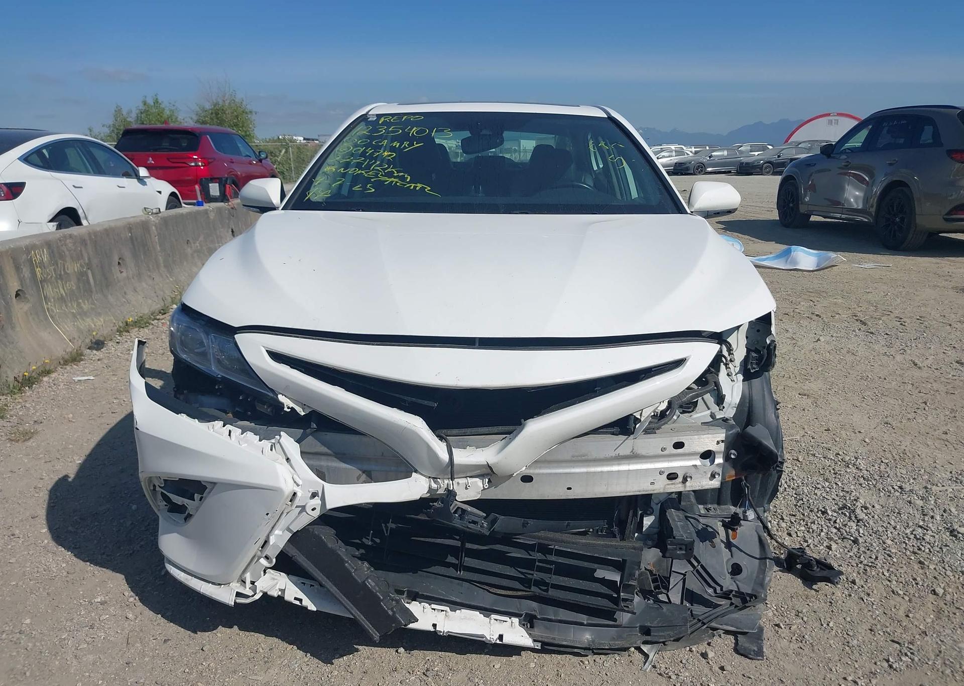 2020 TOYOTA CAMRY HYBRID SE