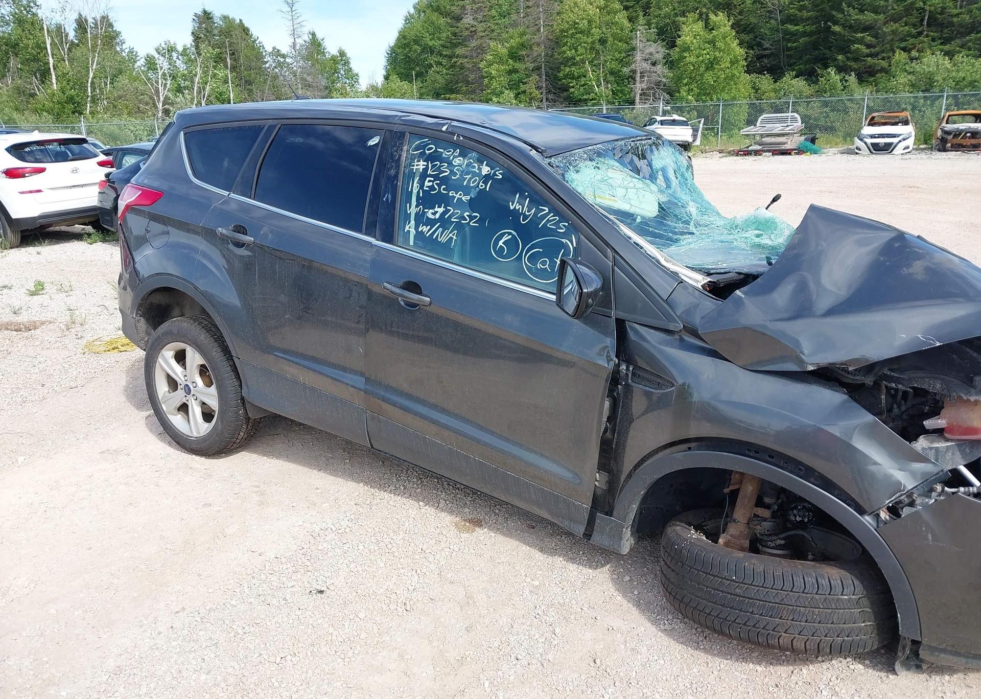 2016 FORD ESCAPE SE
