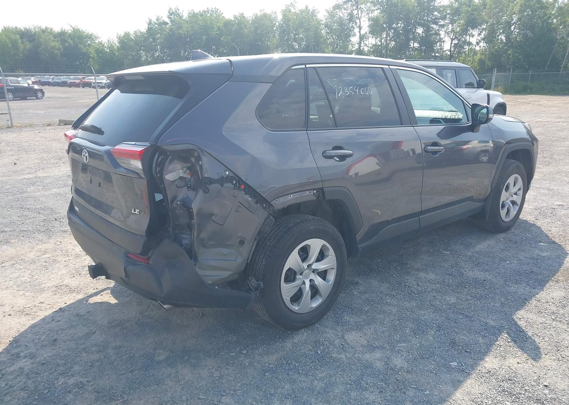 2022 TOYOTA RAV4 LE
