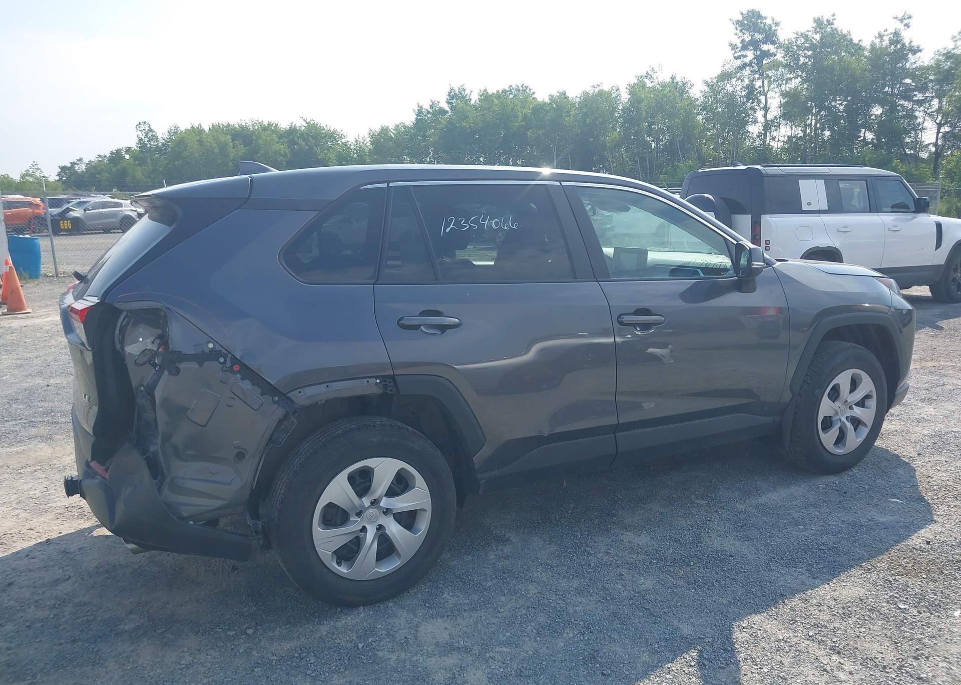 2022 TOYOTA RAV4 LE