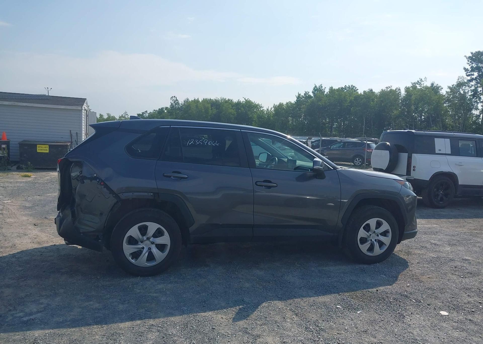 2022 TOYOTA RAV4 LE