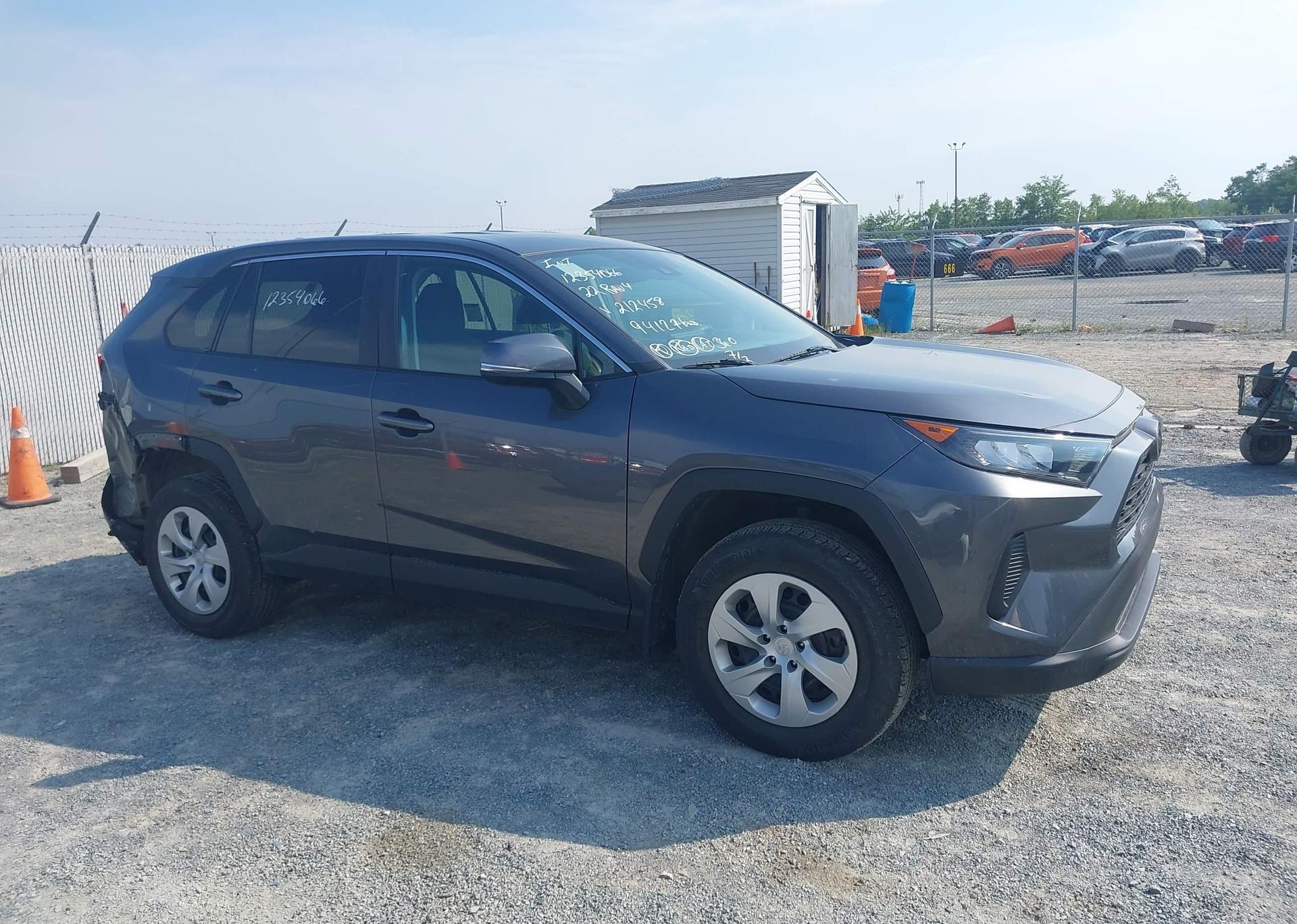 2022 TOYOTA RAV4 LE