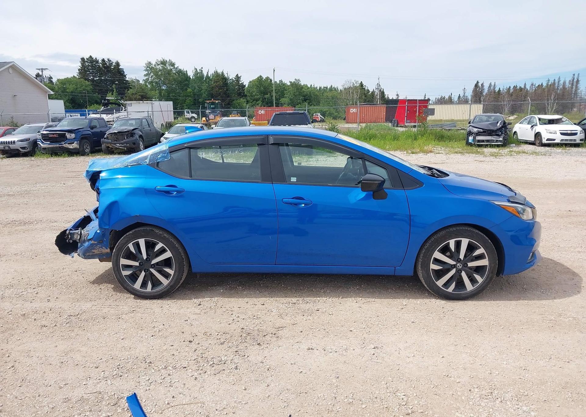 2022 NISSAN VERSA SR