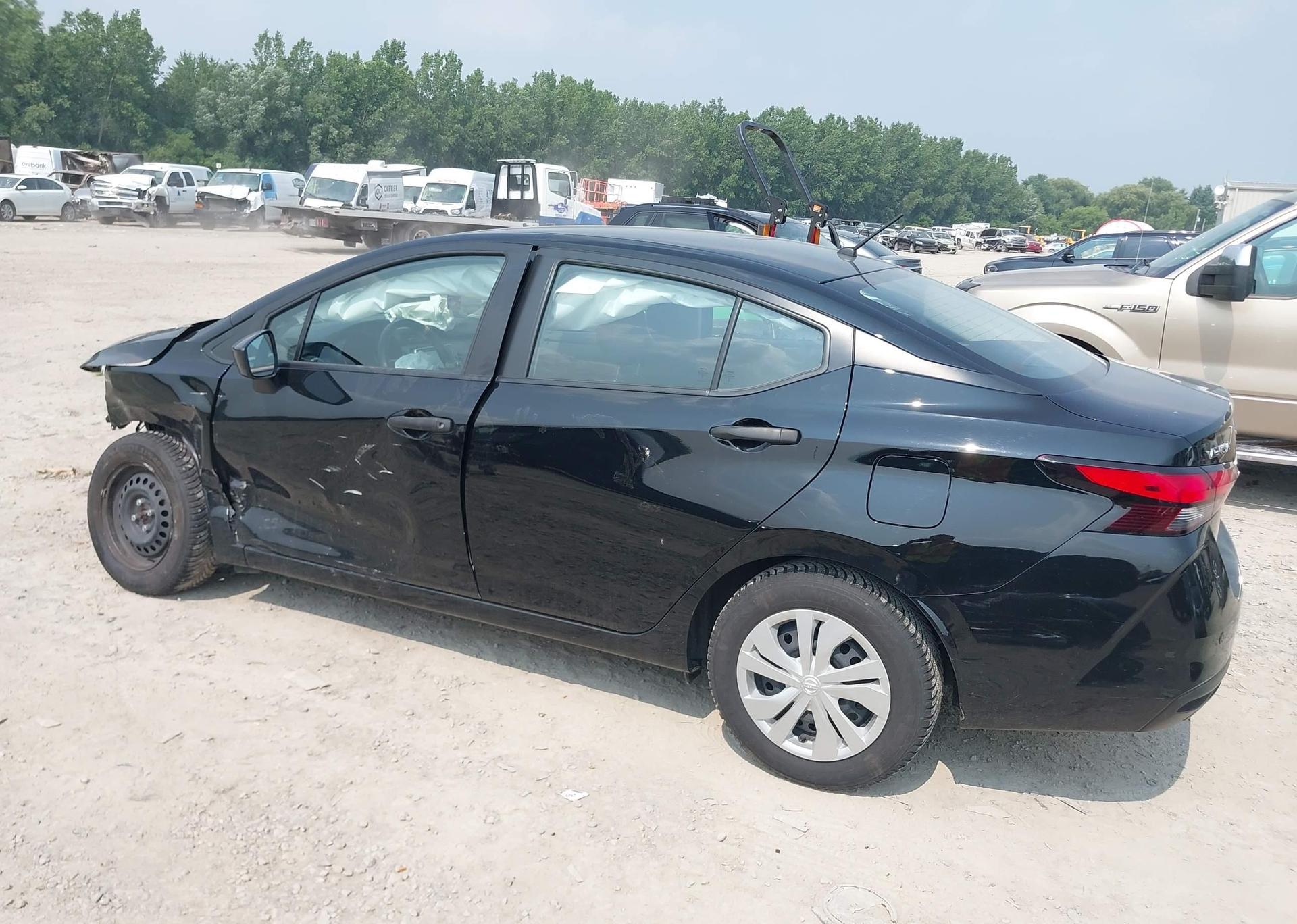 2024 NISSAN VERSA