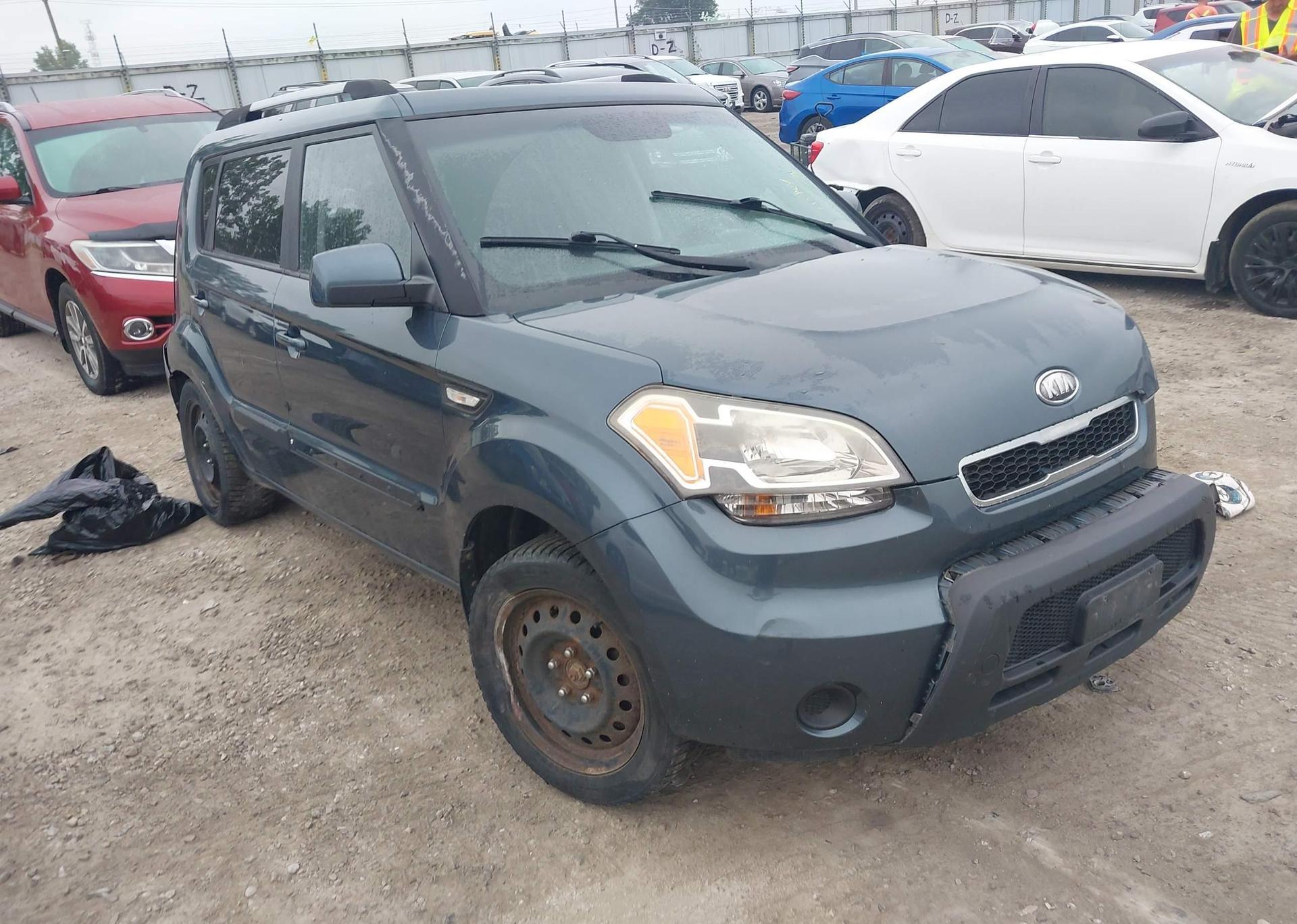 2011 KIA SOUL +