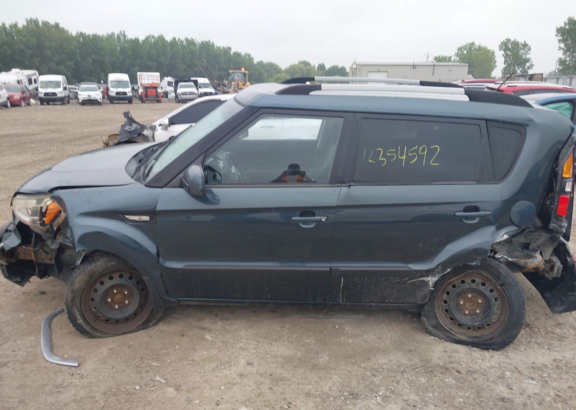 2011 KIA SOUL +