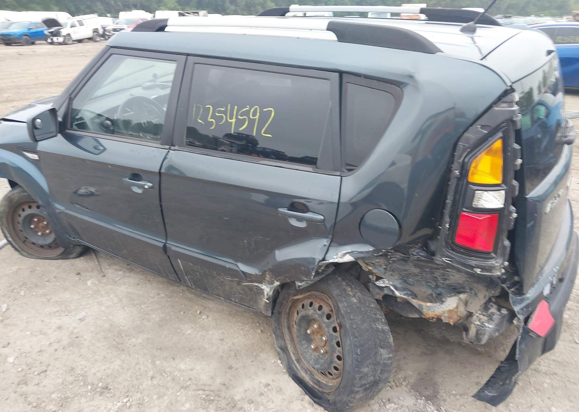 2011 KIA SOUL +